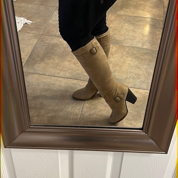 Taupe F21 tall boots - Picture 6 of 6